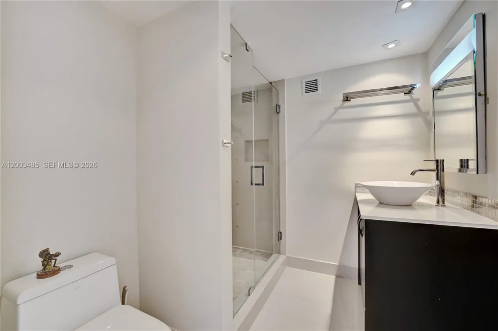 2751 S Ocean Dr #908S Hollywood, FL 33019