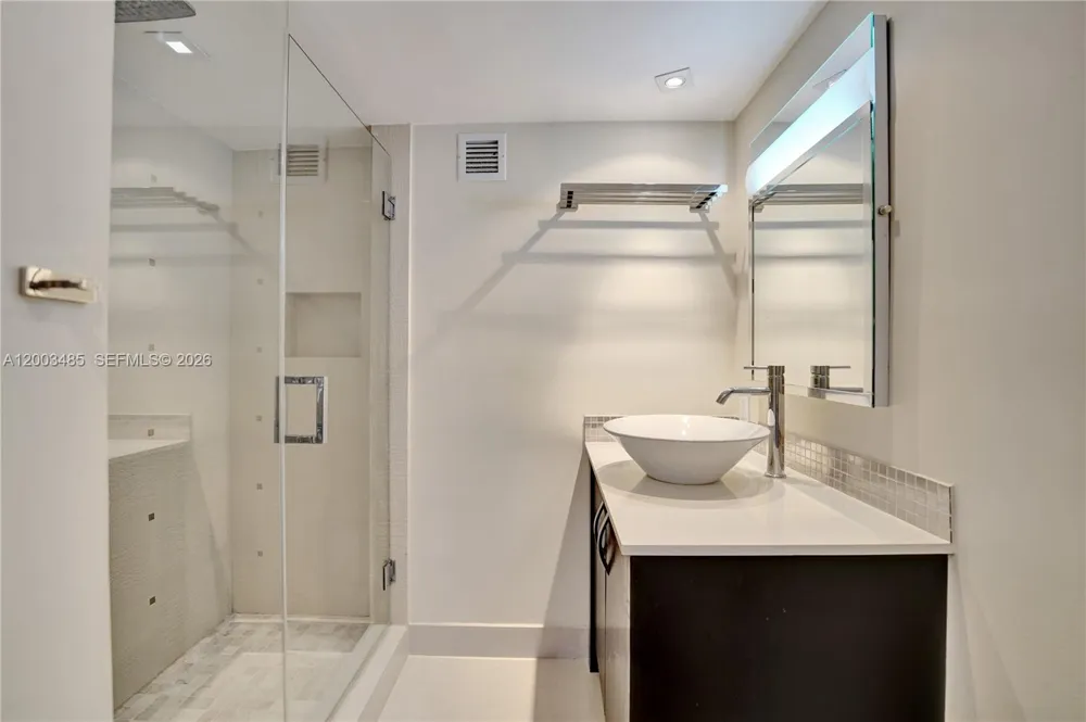2751 S Ocean Dr #908S Hollywood, FL 33019