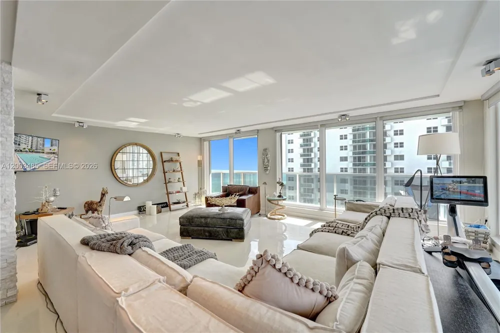 2751 S Ocean Dr #908S Hollywood, FL 33019
