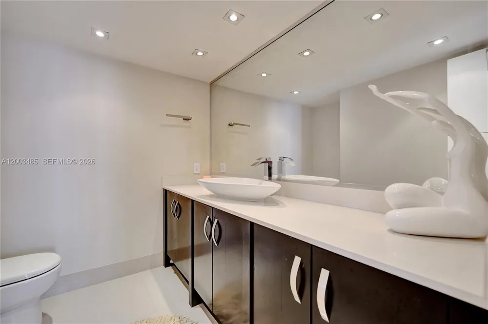 2751 S Ocean Dr #908S Hollywood, FL 33019