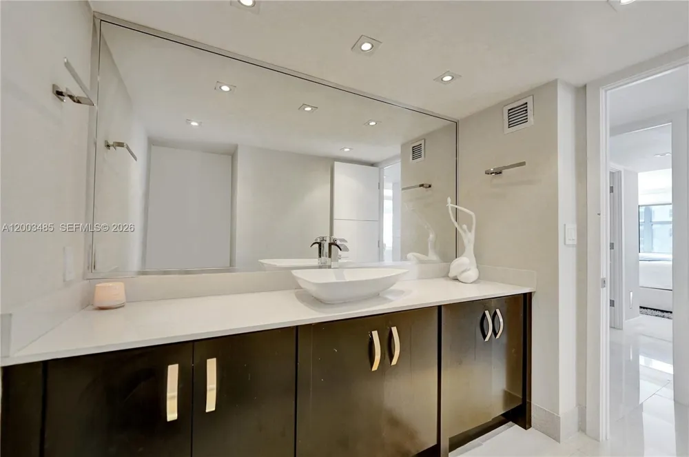 2751 S Ocean Dr #908S Hollywood, FL 33019