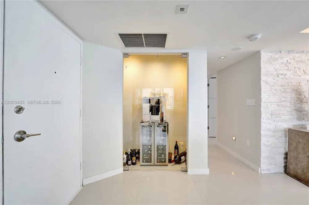 2751 S Ocean Dr #908S Hollywood, FL 33019