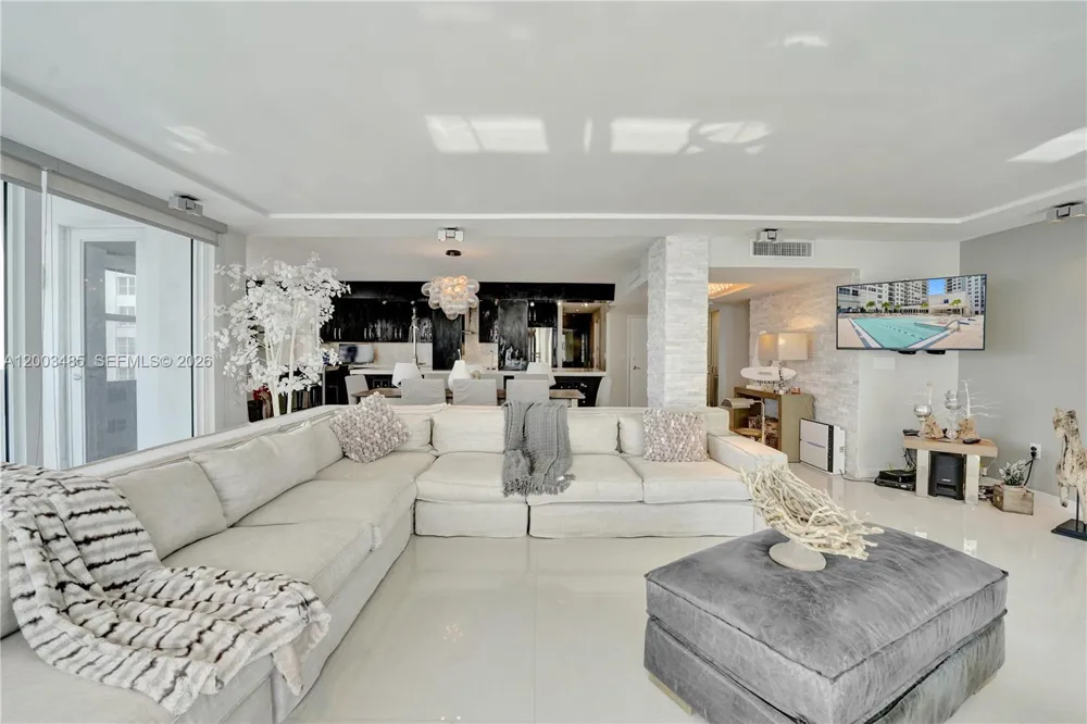 2751 S Ocean Dr #908S Hollywood, FL 33019