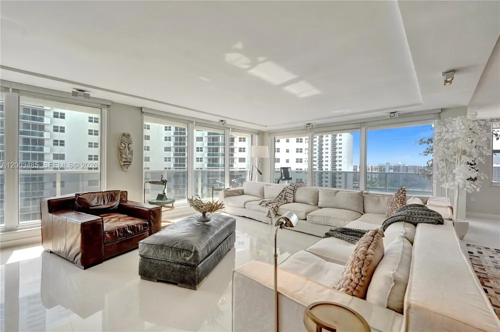 2751 S Ocean Dr #908S Hollywood, FL 33019