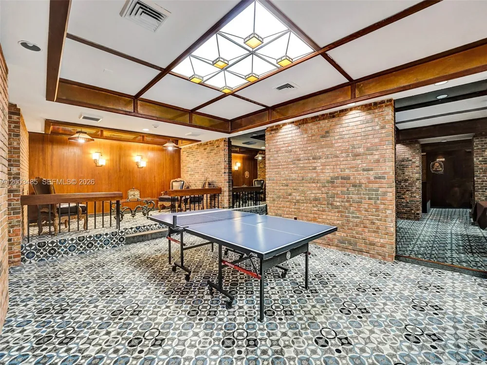 2751 S Ocean Dr #908S Hollywood, FL 33019