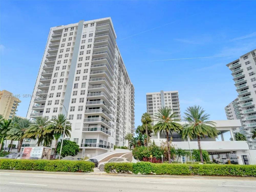 2751 S Ocean Dr #908S Hollywood, FL 33019