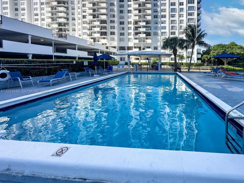 2750 NE 183rd St #407 Aventura, FL 33160