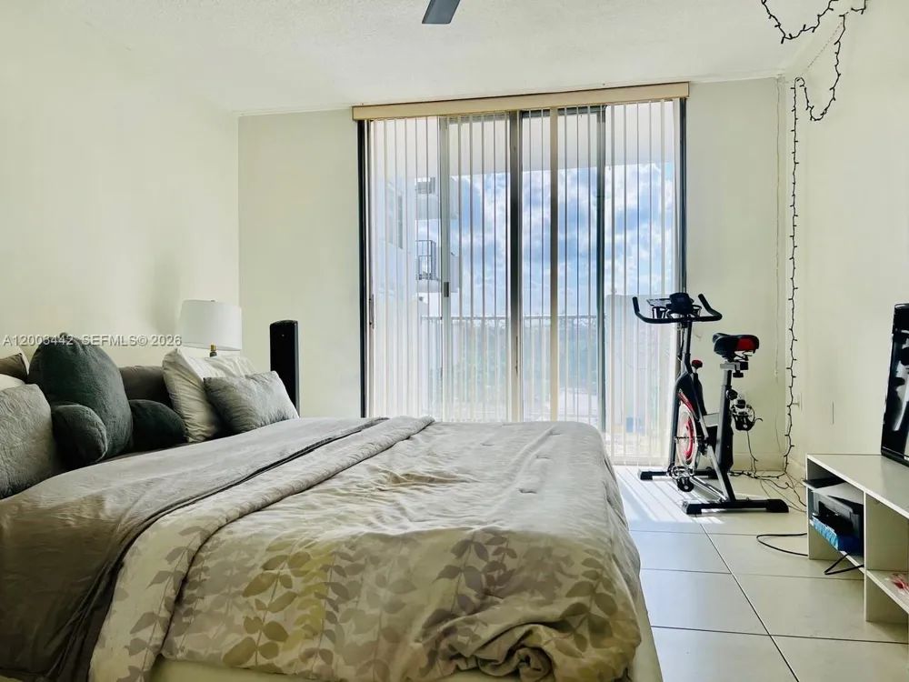 2750 NE 183rd St #407 Aventura, FL 33160