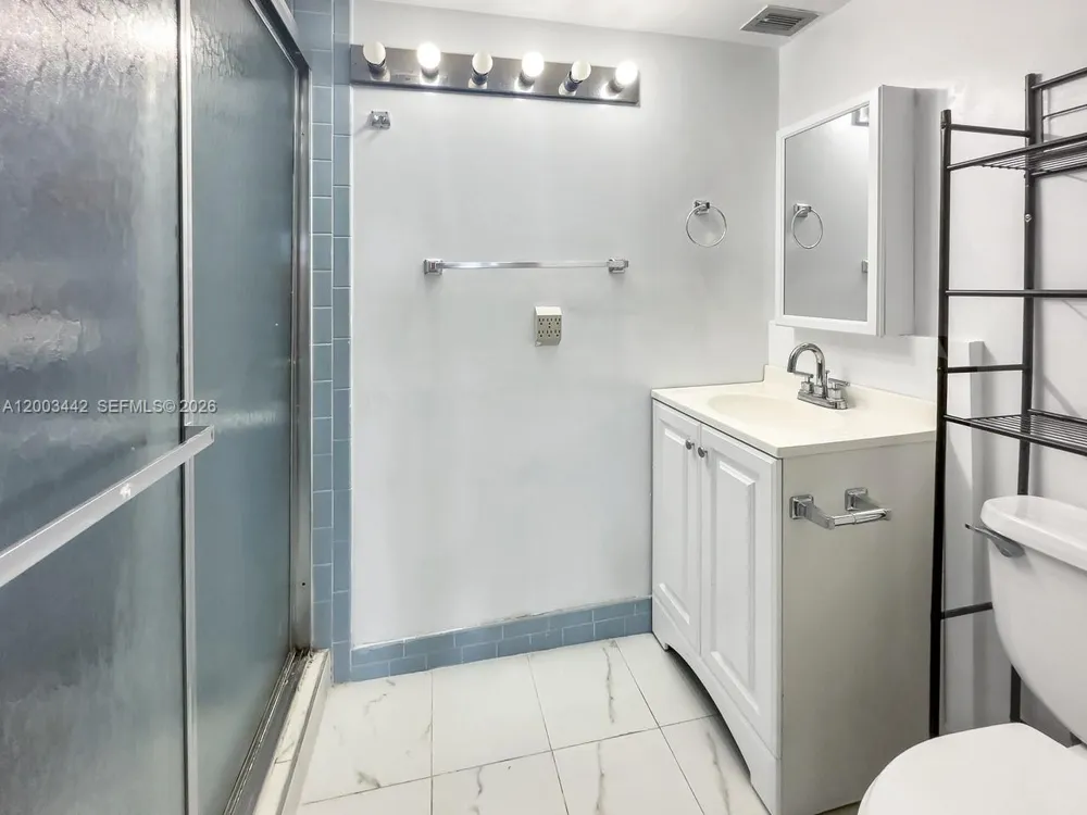 2750 NE 183rd St #407 Aventura, FL 33160