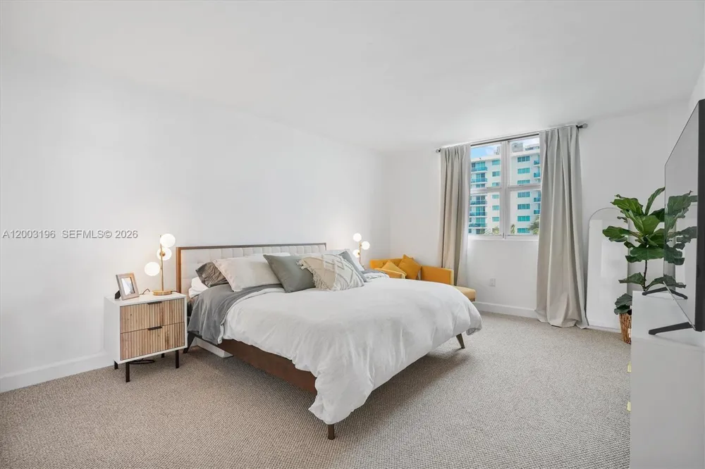 7501 E Treasure Dr #4EF North Bay Village, FL 33141