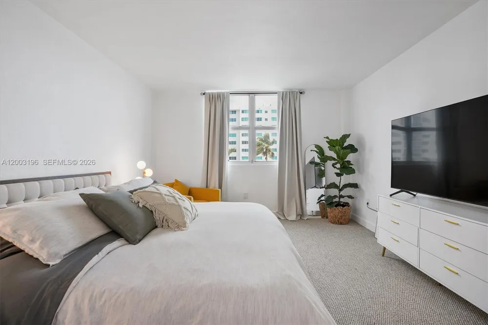 7501 E Treasure Dr #4EF North Bay Village, FL 33141