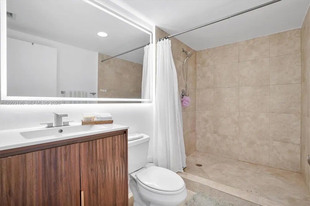 7501 E Treasure Dr #4EF North Bay Village, FL 33141