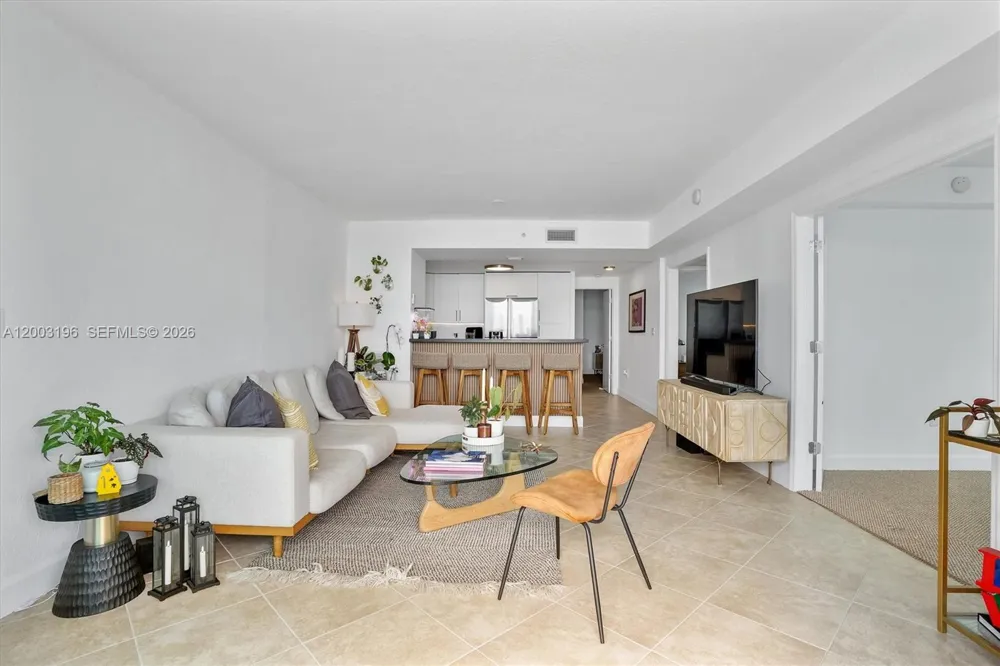 7501 E Treasure Dr #4EF North Bay Village, FL 33141