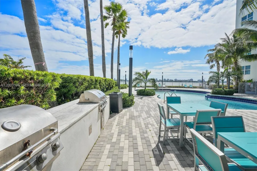 7501 E Treasure Dr #4EF North Bay Village, FL 33141