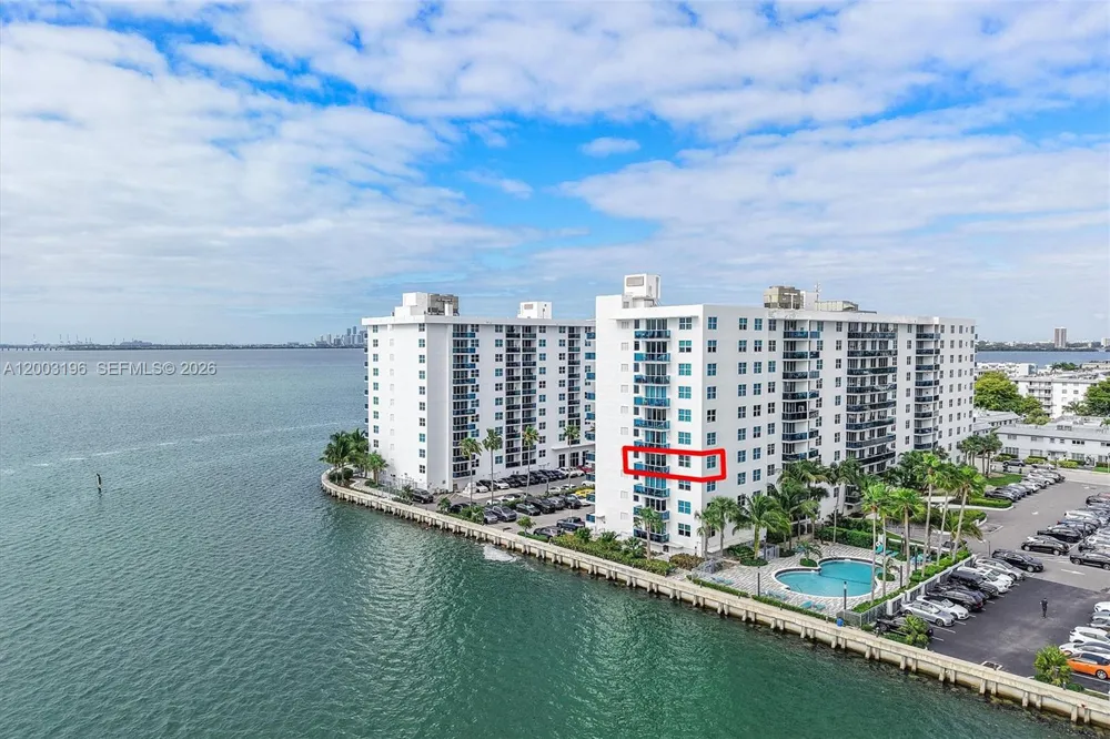 7501 E Treasure Dr #4EF North Bay Village, FL 33141
