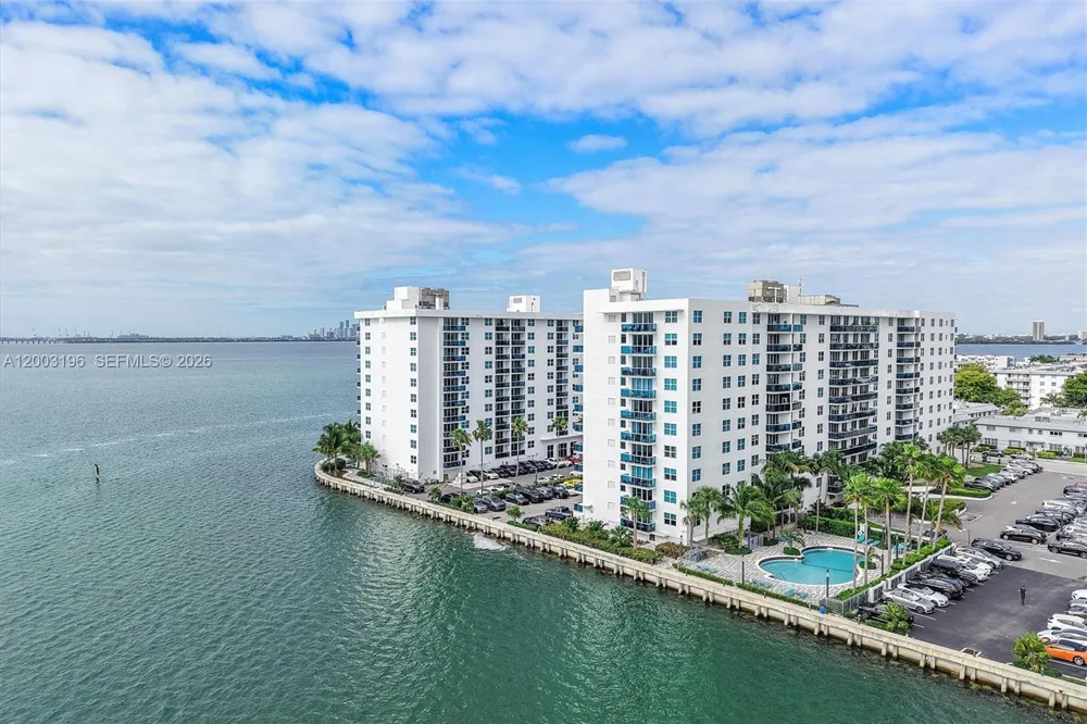 7501 E Treasure Dr #4EF North Bay Village, FL 33141