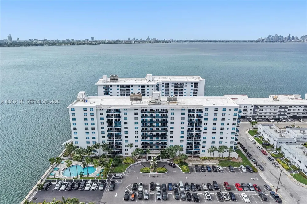 7501 E Treasure Dr #4EF North Bay Village, FL 33141