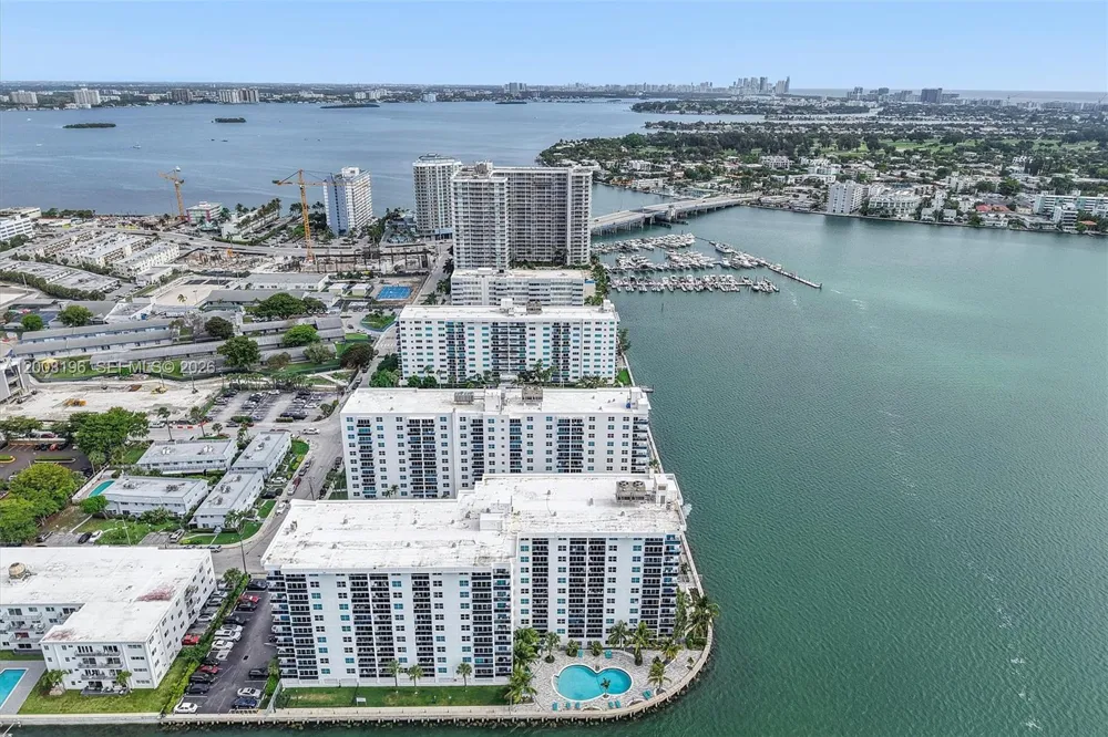 7501 E Treasure Dr #4EF North Bay Village, FL 33141