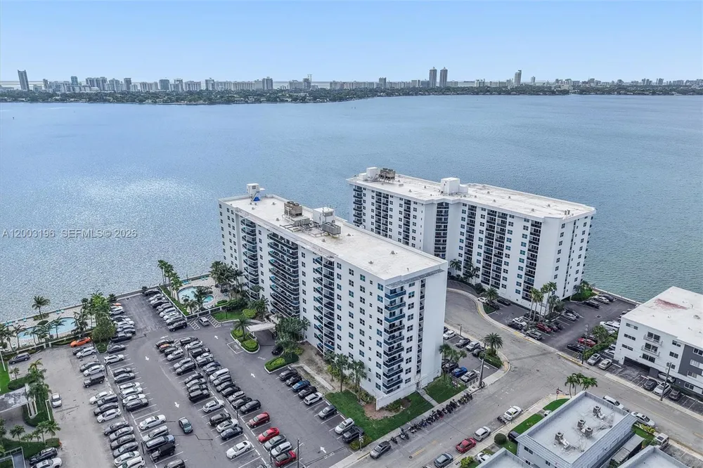 7501 E Treasure Dr #4EF North Bay Village, FL 33141