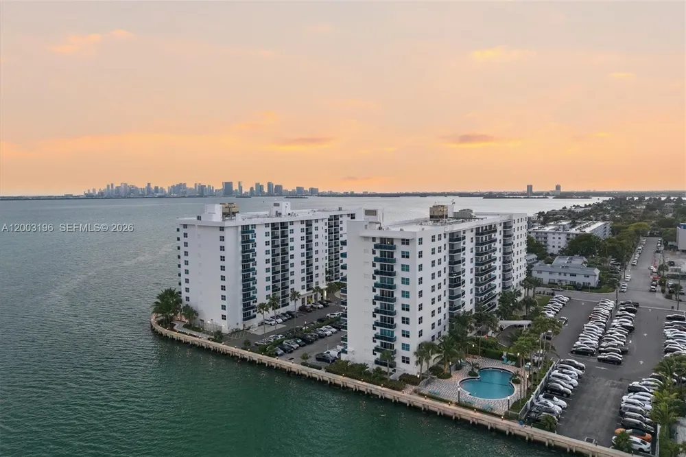 7501 E Treasure Dr #4EF North Bay Village, FL 33141
