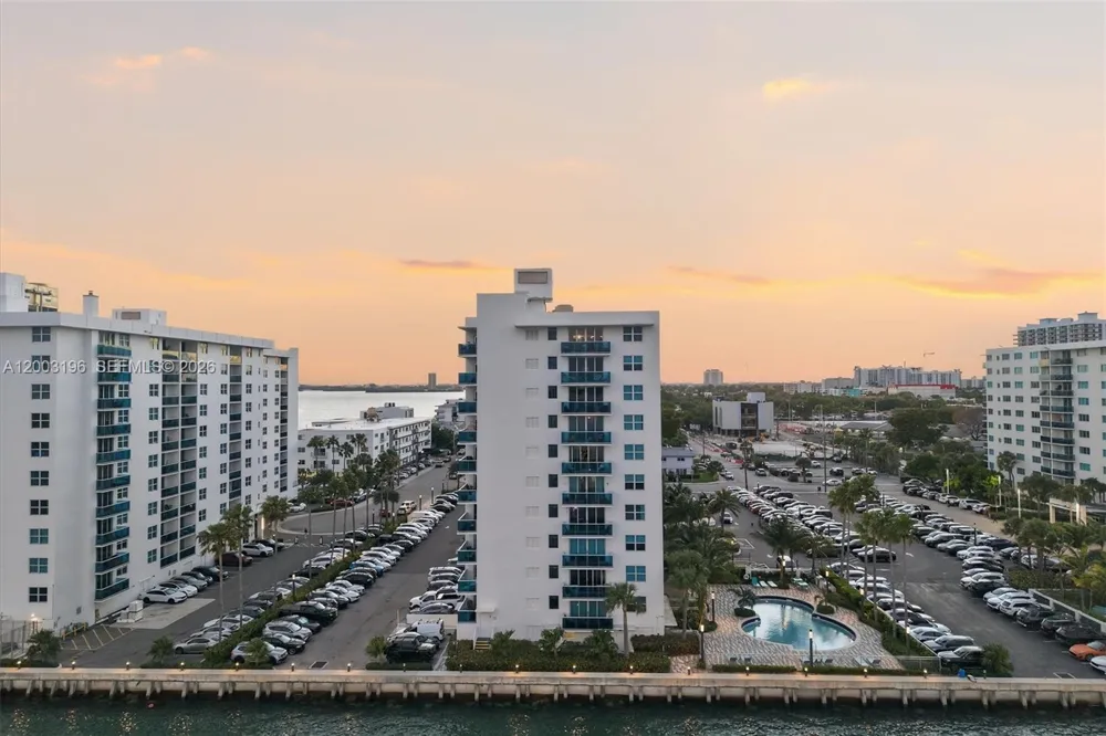 7501 E Treasure Dr #4EF North Bay Village, FL 33141