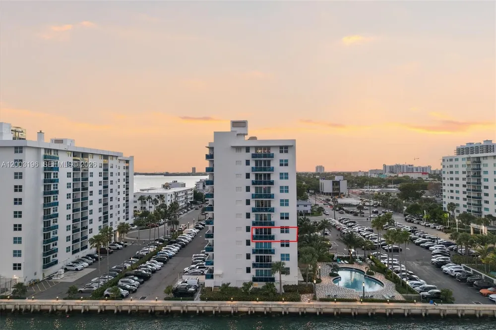 7501 E Treasure Dr #4EF North Bay Village, FL 33141