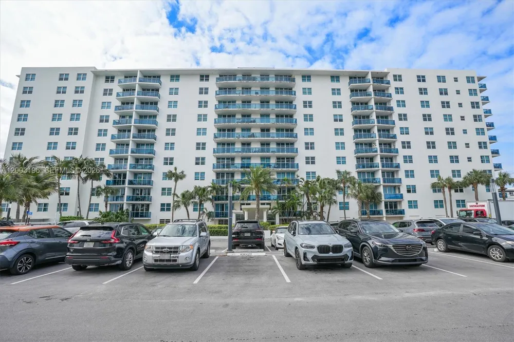 7501 E Treasure Dr #4EF North Bay Village, FL 33141