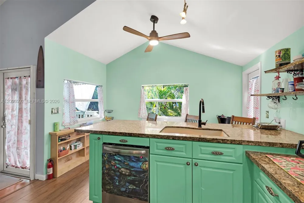 14 Bonita Ave Key Largo, FL 33037