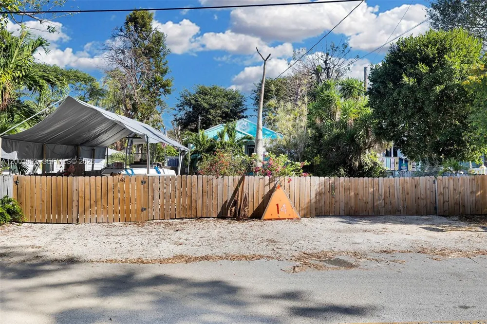 14 Bonita Ave Key Largo, FL 33037
