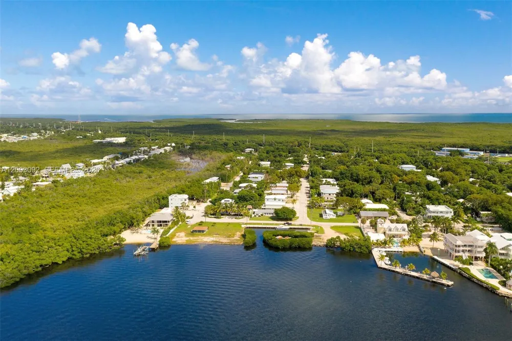 14 Bonita Ave Key Largo, FL 33037