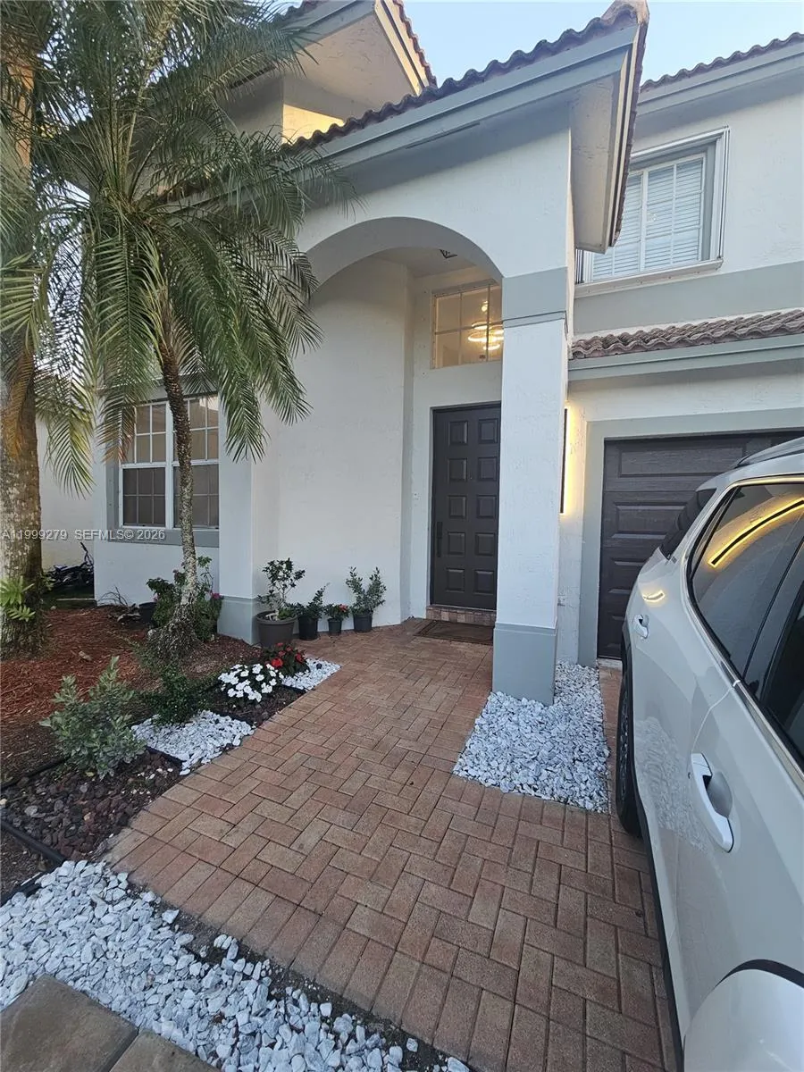 17088 NW 19th St Pembroke Pines, FL 33028
