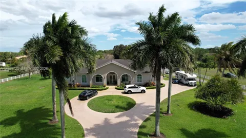 4810 SW 198th Ter