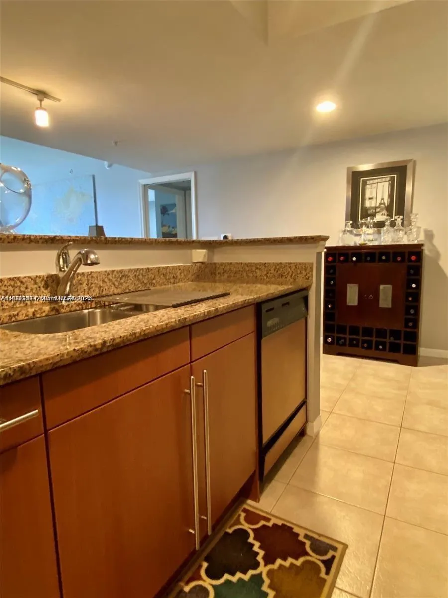 2080 S Ocean Dr #707 Hallandale Beach, FL 33009