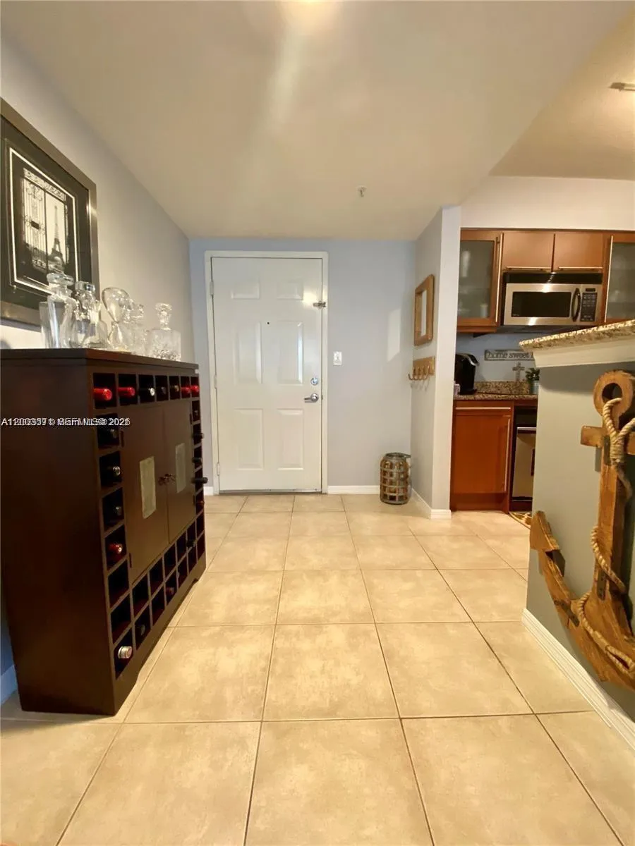 2080 S Ocean Dr #707 Hallandale Beach, FL 33009
