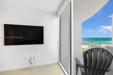 6365 Collins Ave #805