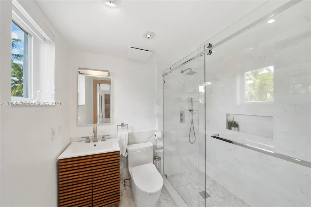 215 Palm Ave Miami Beach, FL 33139