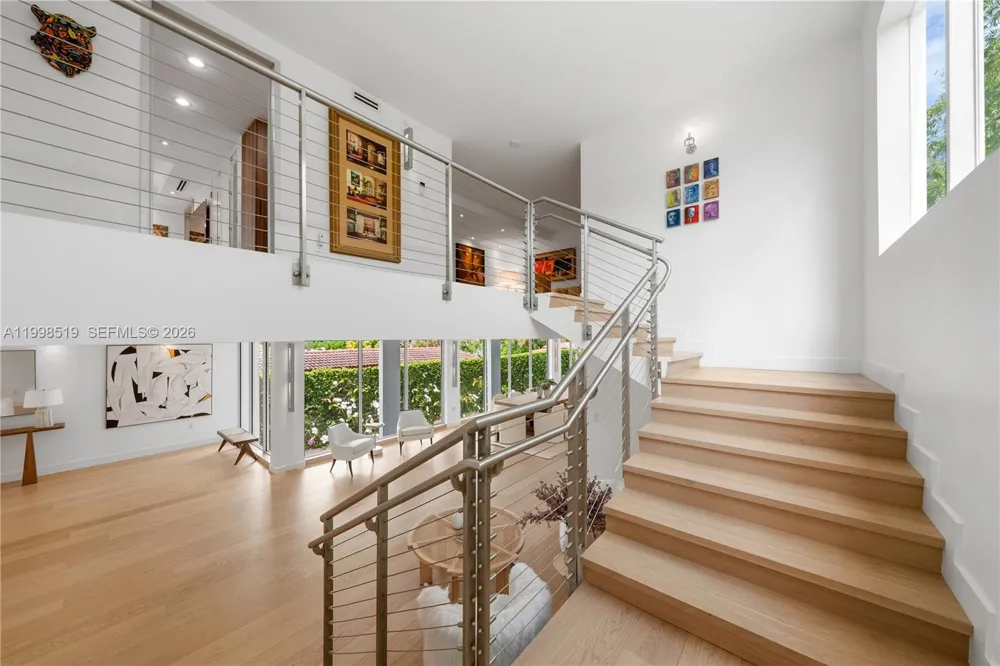 215 Palm Ave Miami Beach, FL 33139