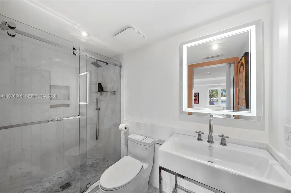 215 Palm Ave Miami Beach, FL 33139