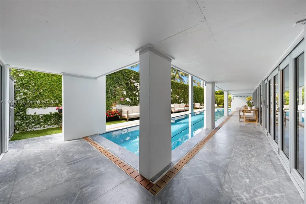 215 Palm Ave Miami Beach, FL 33139