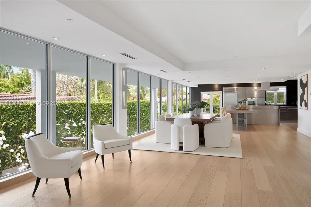 215 Palm Ave Miami Beach, FL 33139