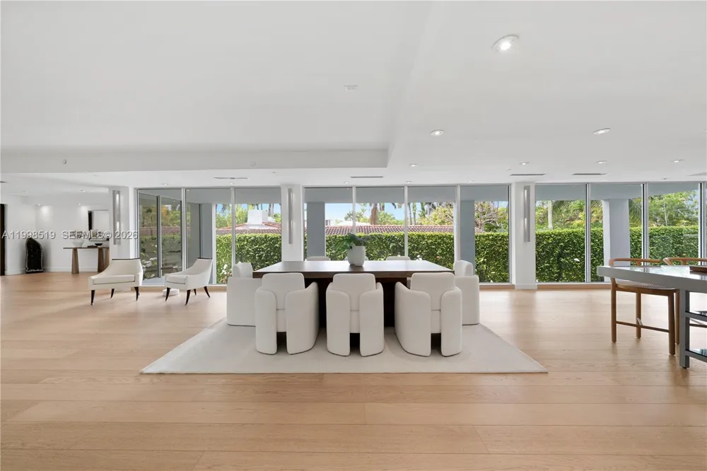 215 Palm Ave Miami Beach, FL 33139
