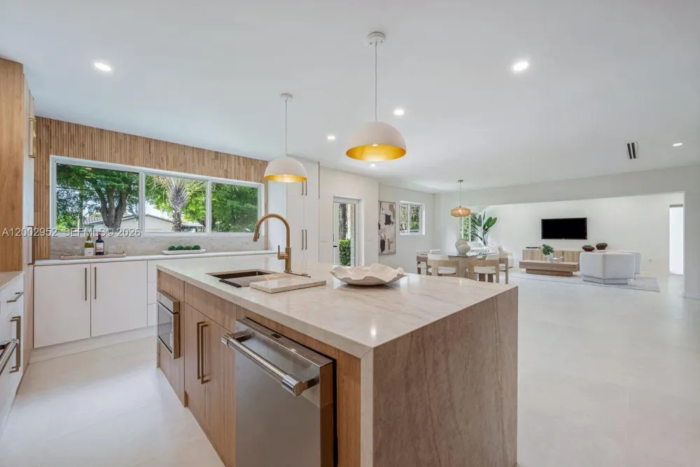 8405 SW 144th St Palmetto Bay, FL 33158