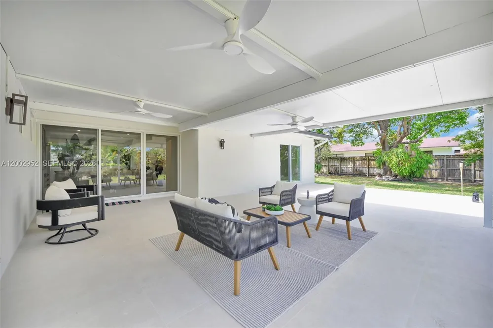 8405 SW 144th St Palmetto Bay, FL 33158