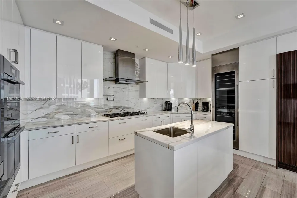 17749 Collins #1402 Sunny Isles Beach, FL 33160