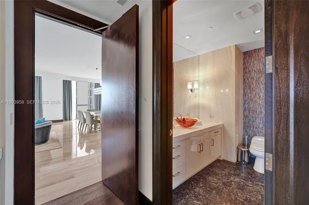 17749 Collins #1402 Sunny Isles Beach, FL 33160