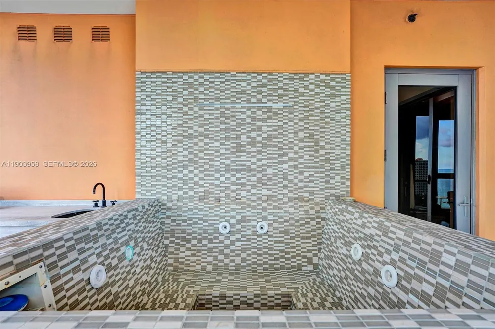 17749 Collins #1402 Sunny Isles Beach, FL 33160