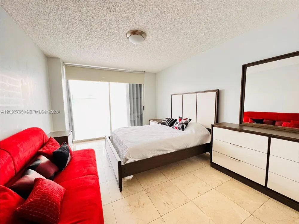 16711 Collins Ave #602 Sunny Isles Beach, FL 33160