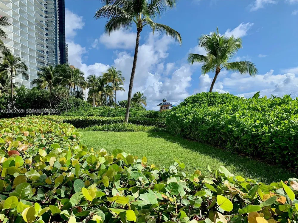 16711 Collins Ave #602 Sunny Isles Beach, FL 33160