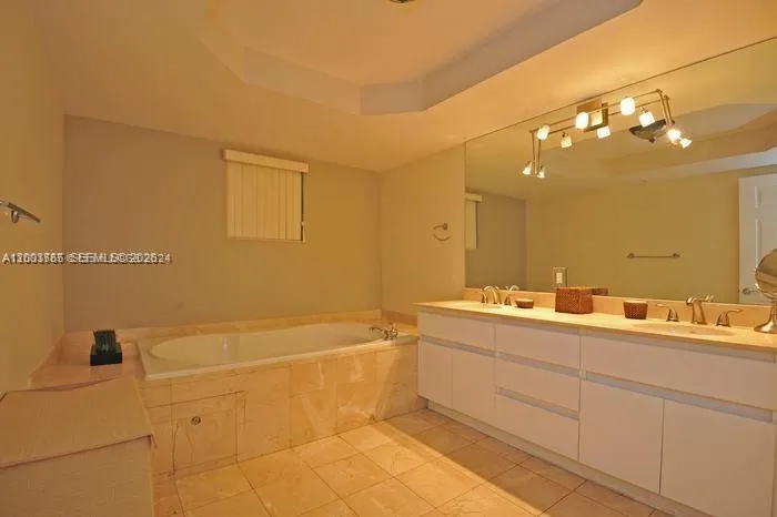 16711 Collins Ave #602 Sunny Isles Beach, FL 33160