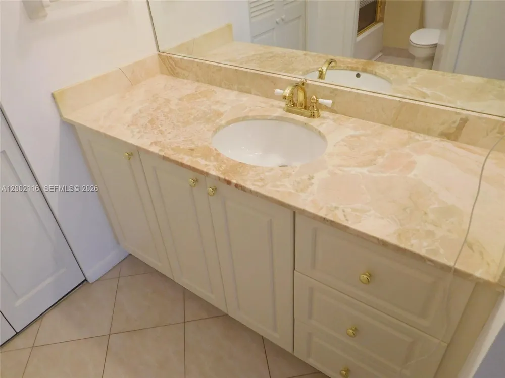 3800 S Ocean Dr #305 Hollywood, FL 33019